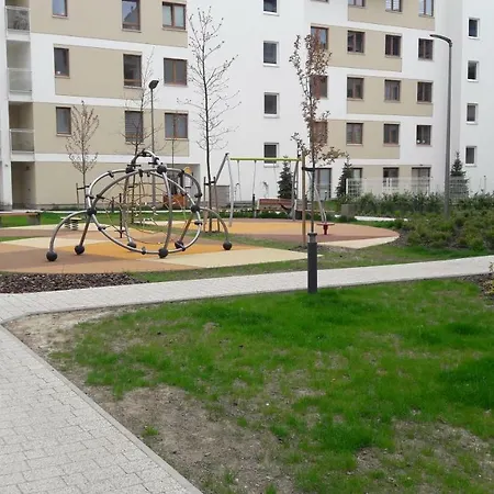 公寓 Newburg Wola *